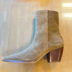 Matisse Suede Caty Boot in Fawn